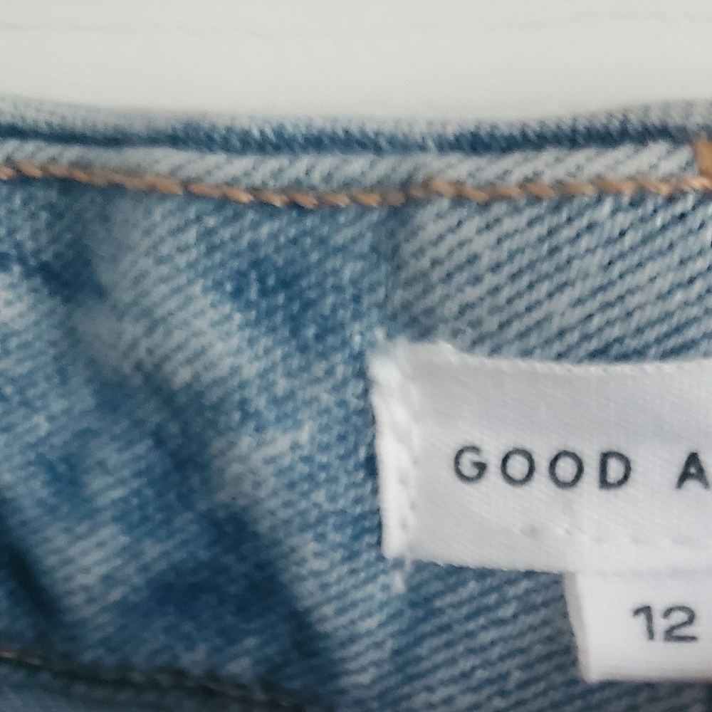 Good American Good Boy Womans Jeans, With Slits On Inside Of Leg At Bottom - Picture 3 of 5